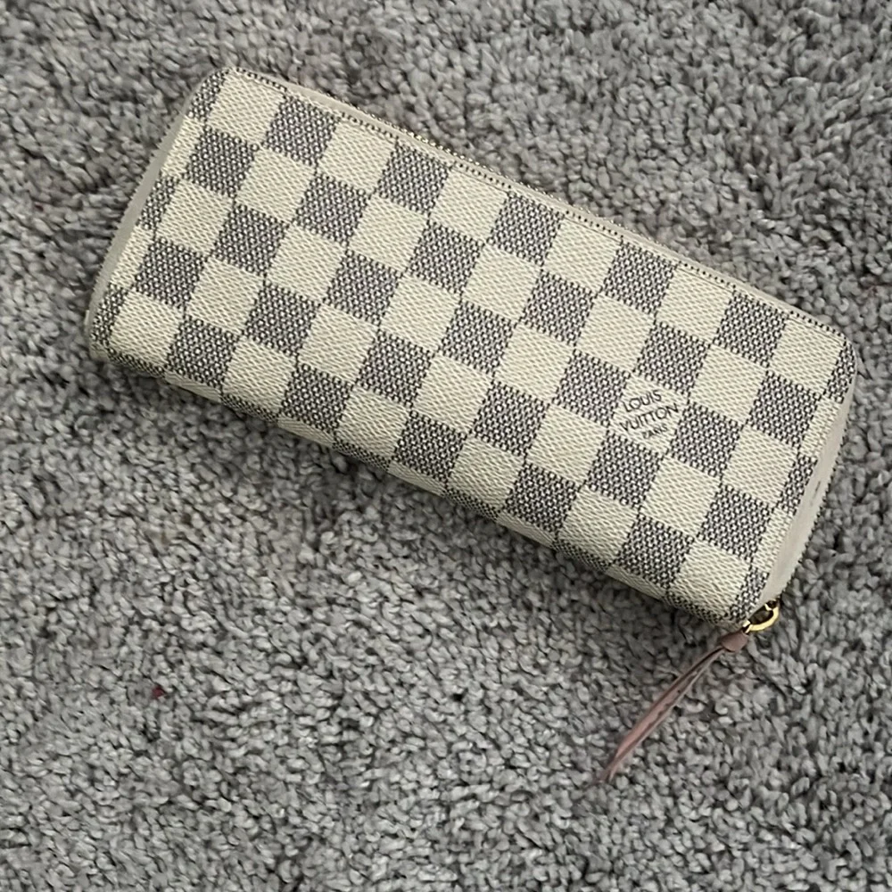 Louis Vuitton Damier Azur Clémence Wallet - Cream and Gray - Picture 2 of 5